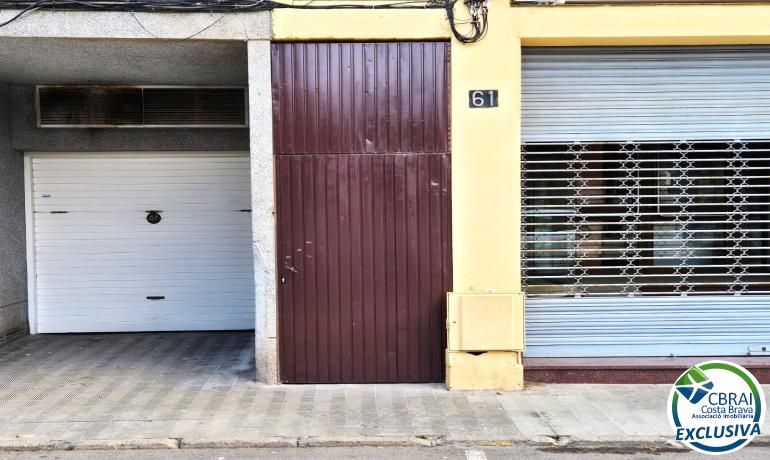 Exterior view of Garage for sale in Roses