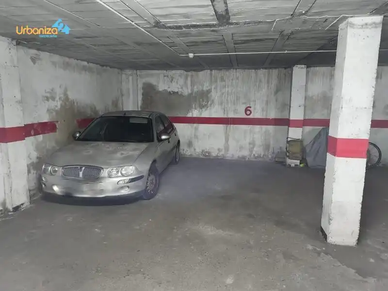 Parkplatz von Garage zum Verkauf in Badajoz