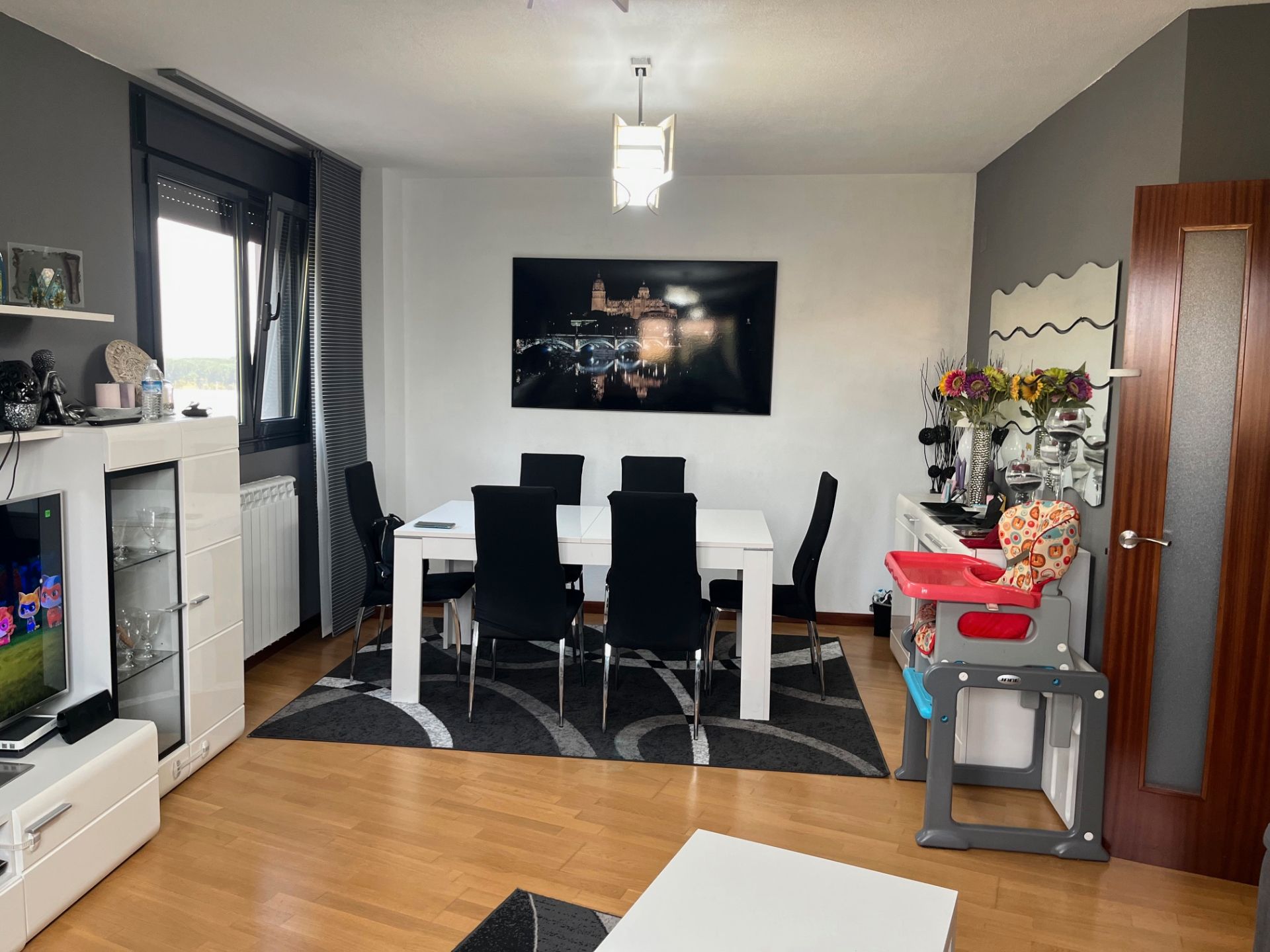 Dining room of Flat for sale in Salamanca Capital  with Heating, Parquet flooring and Storage room