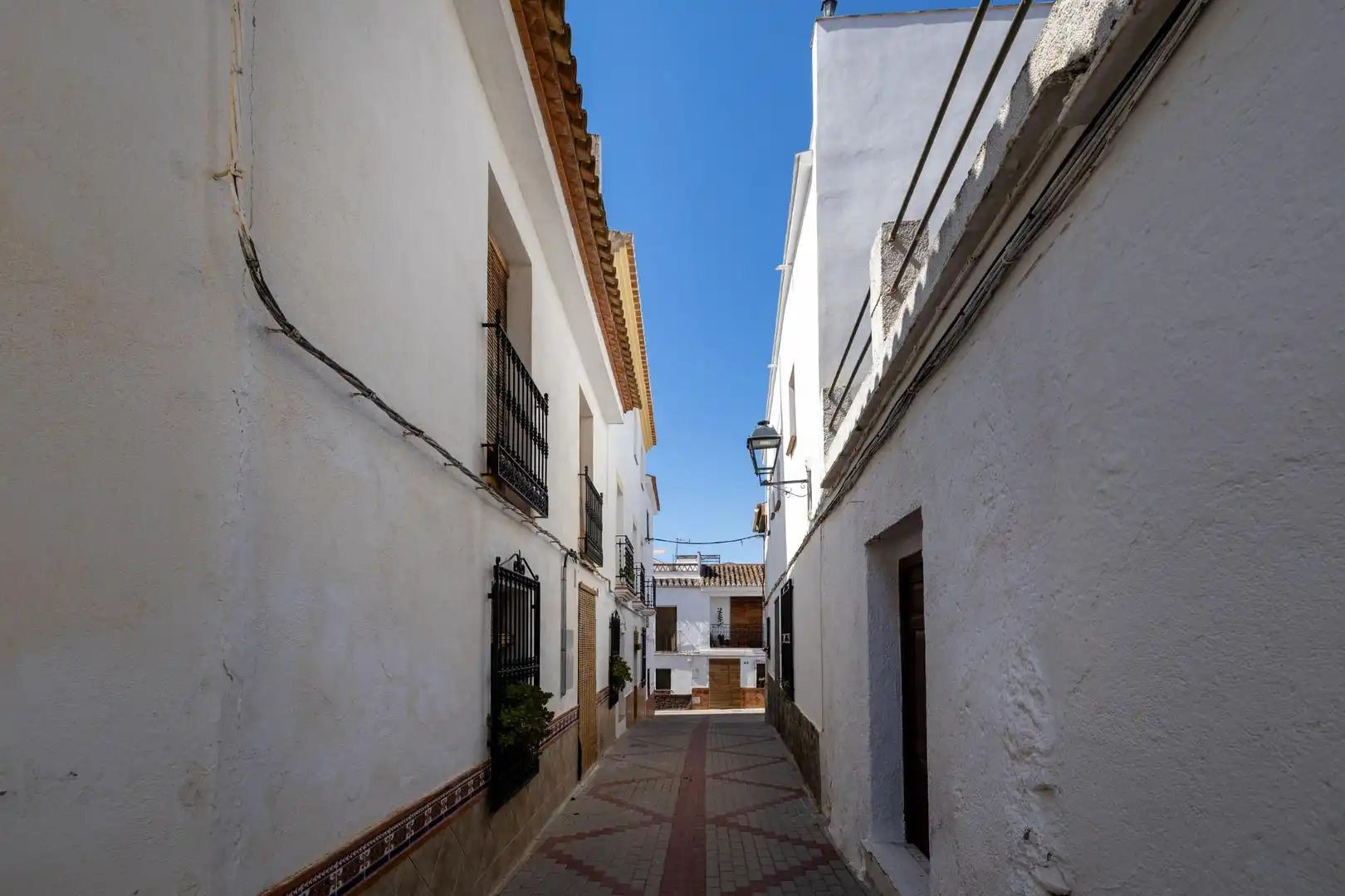 Vista exterior de Casa adosada en venda en Lecrín amb Terrassa, Traster i Balcó
