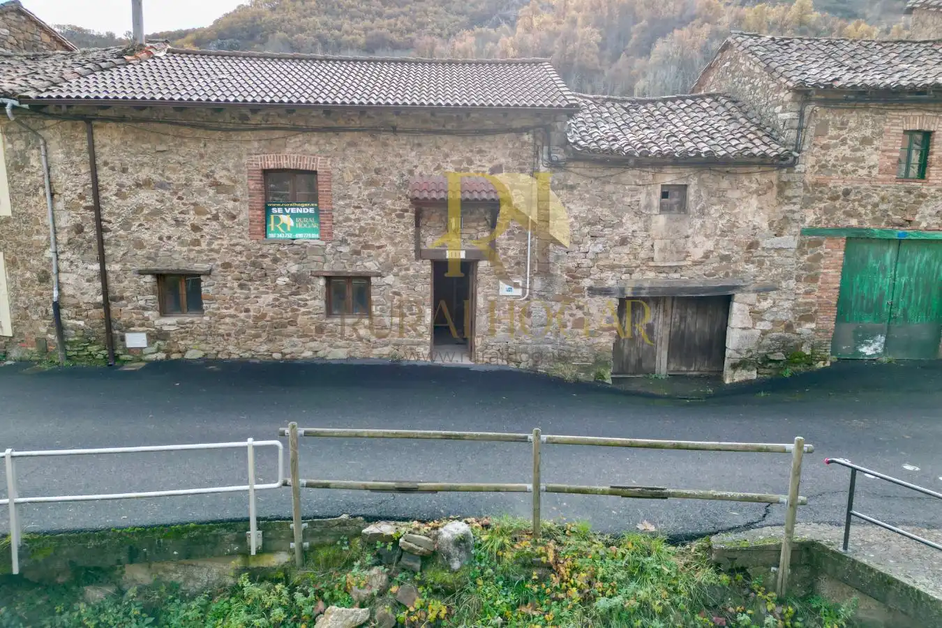 Vista exterior de Casa o xalet en venda en Matallana de Torío