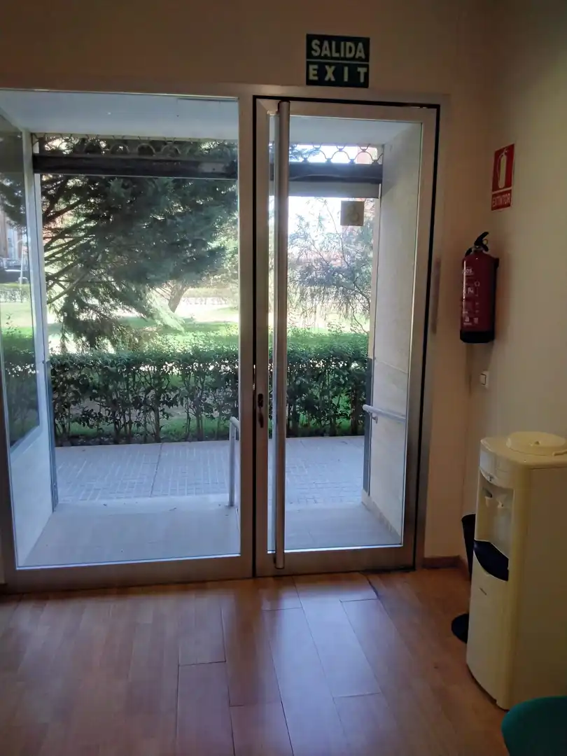 Geschaftsraum zur Miete in Calle Luis Álvarez Lencero, Pedanías de Badajoz