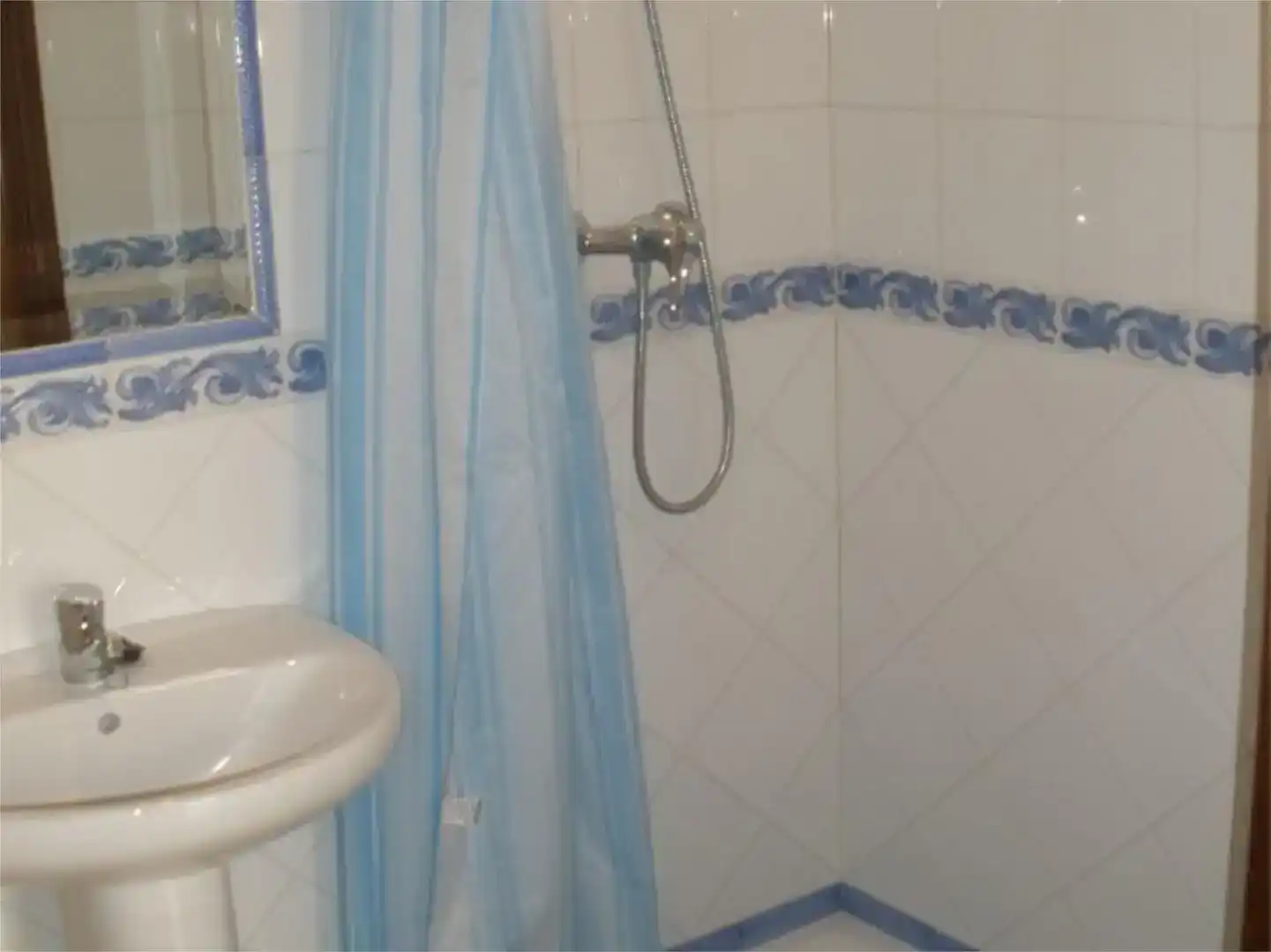 Bathroom of Flat for rent in Osuna  with Furnished