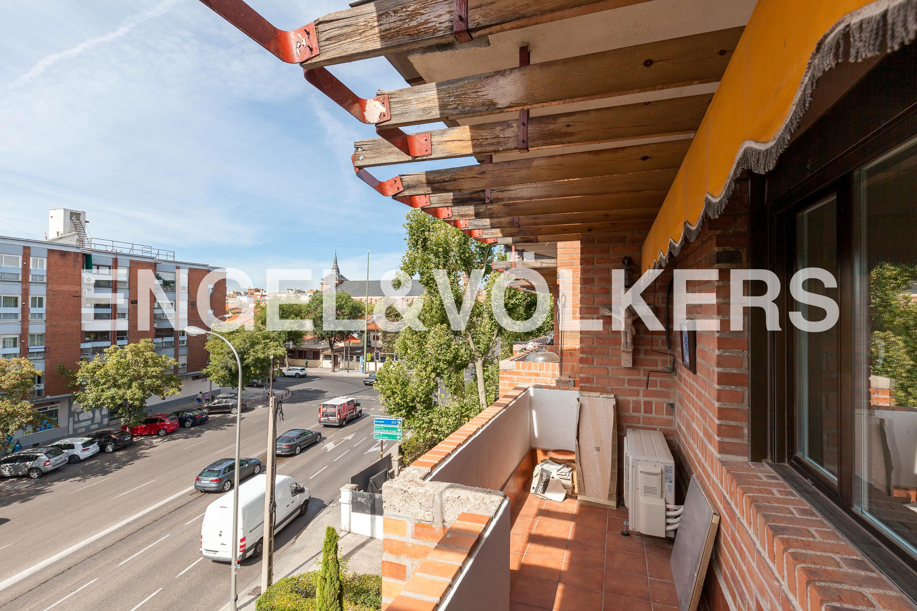 Vista exterior de Apartament en venda en  Madrid Capital amb Aire condicionat, Calefacció i Terrassa