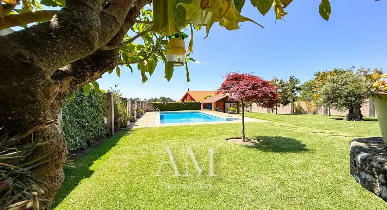 Jardí de Casa o xalet en venda en Vigo  amb Calefacció, Jardí privat i Terrassa