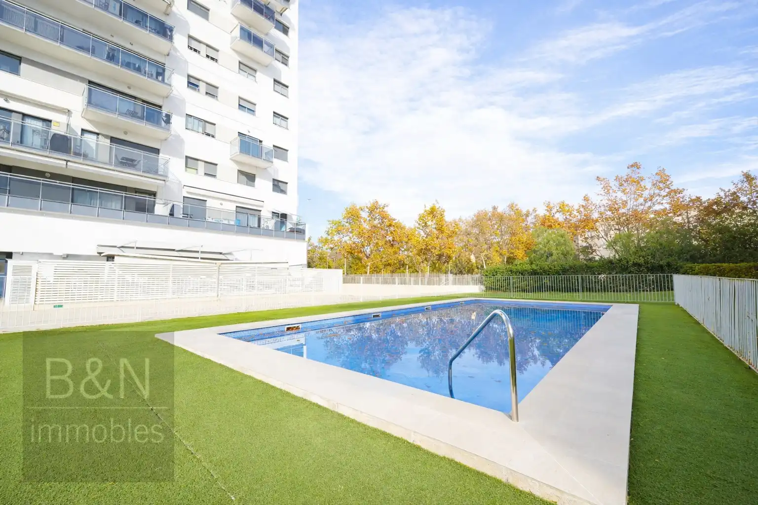 Swimming pool of Flat for sale in Sabadell  with Air Conditioner, Heating and Swimming Pool