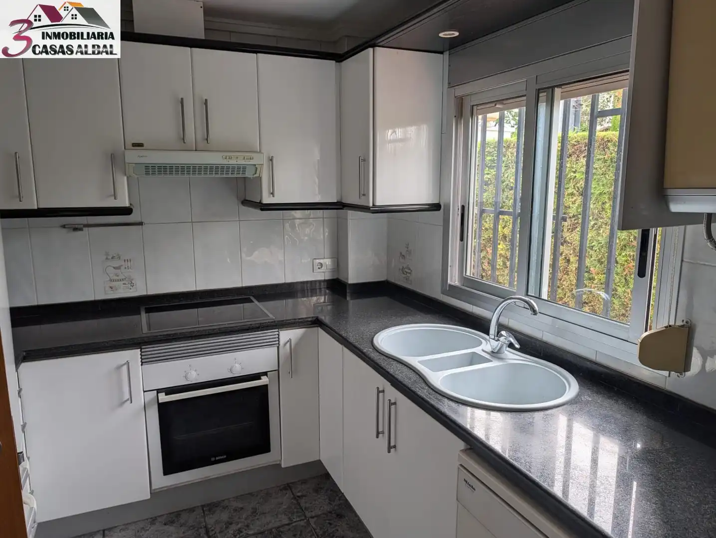 Cocina de Casa o chalet de alquiler en Picassent con Jardín privado y Piscina comunitaria
