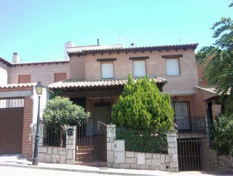 Exterior view of Single-family semi-detached for sale in Los Yébenes