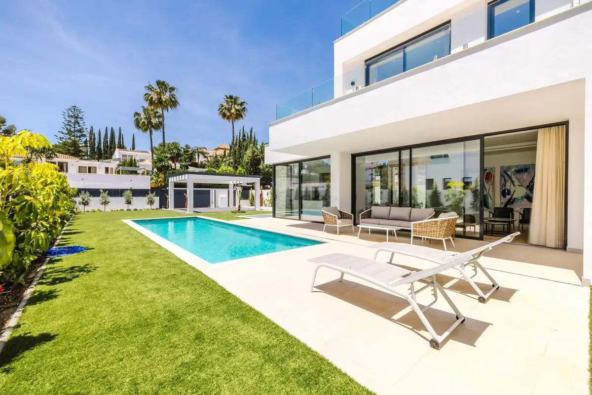Casa amb piscina en venda a Urbanizacion Señorio De Cortes, imagen 4