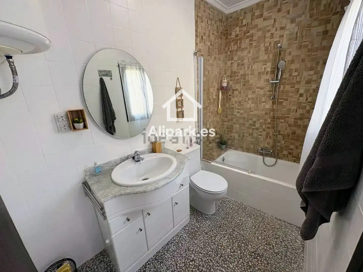Baño de Piso en venta en Novelda con Terraza