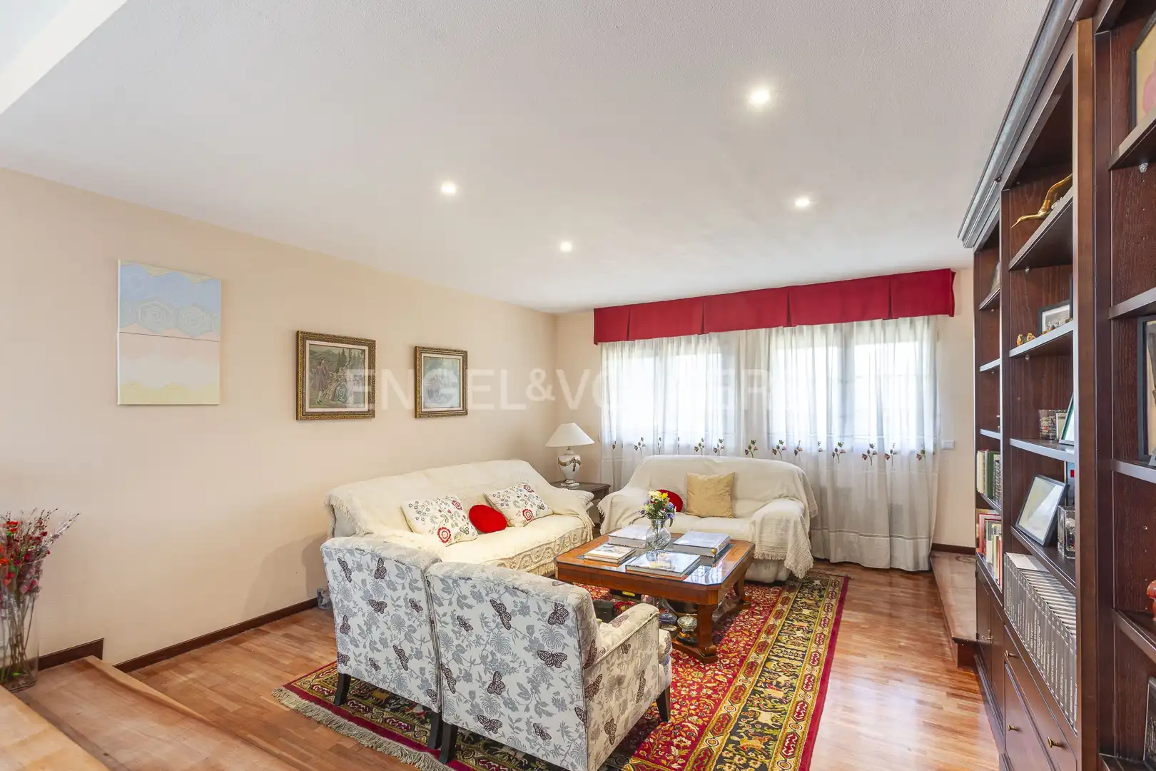 Sala de estar de Casa o chalet de alquiler en Pozuelo de Alarcón con Calefacción, Jardín privado y Parquet