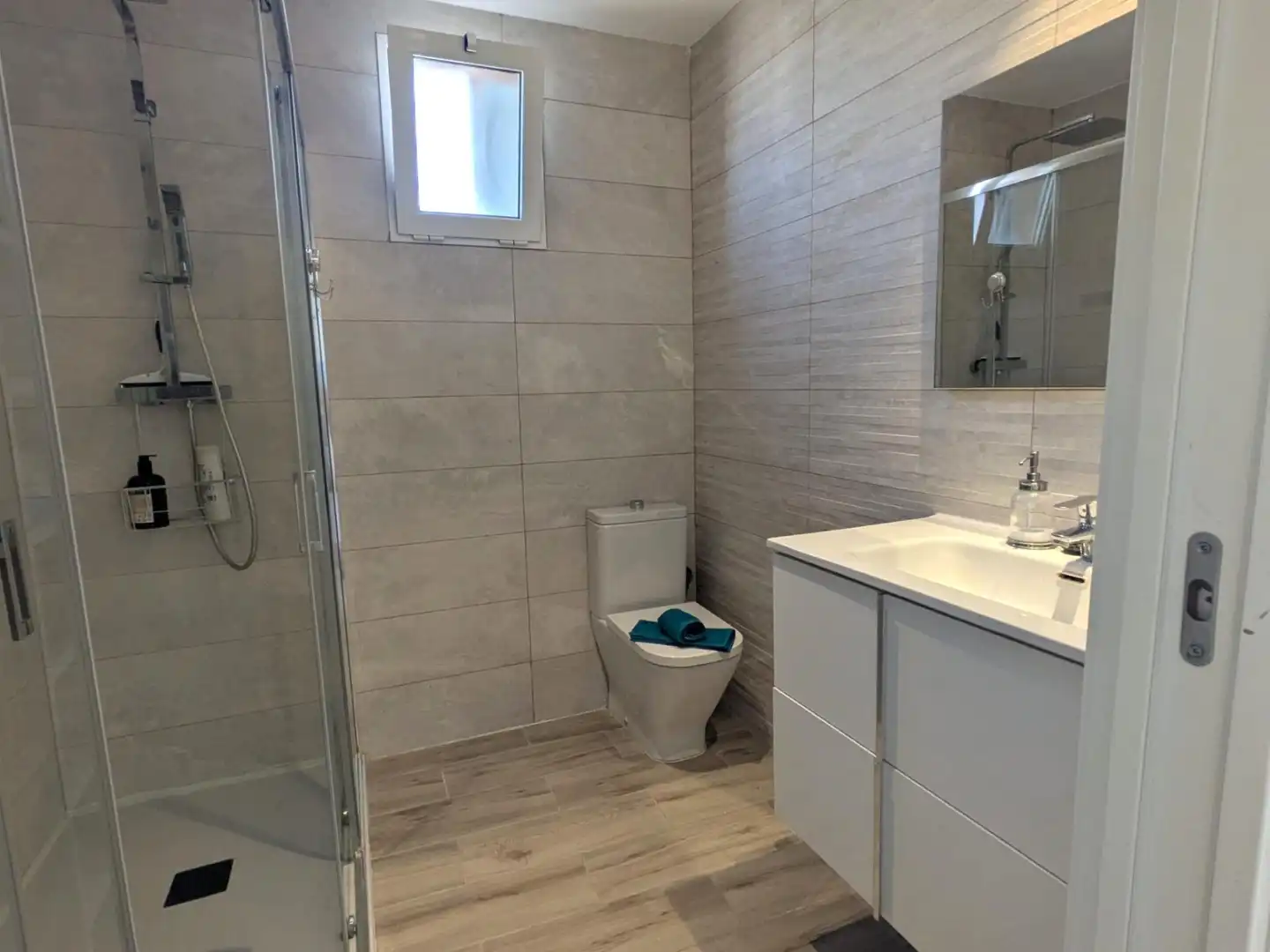 Badezimmer von Dachboden zur Miete in Valencia mit Klimaanlage, Heizung und Terrasse