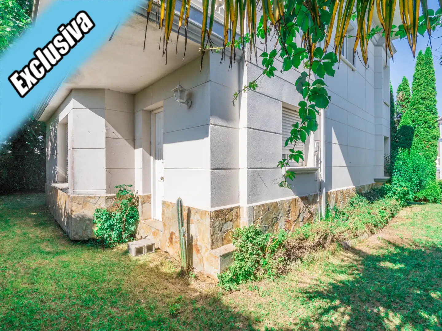 Vista exterior de Casa o xalet en venda en Bárcena de Cicero amb Calefacció, Jardí privat i Terrassa