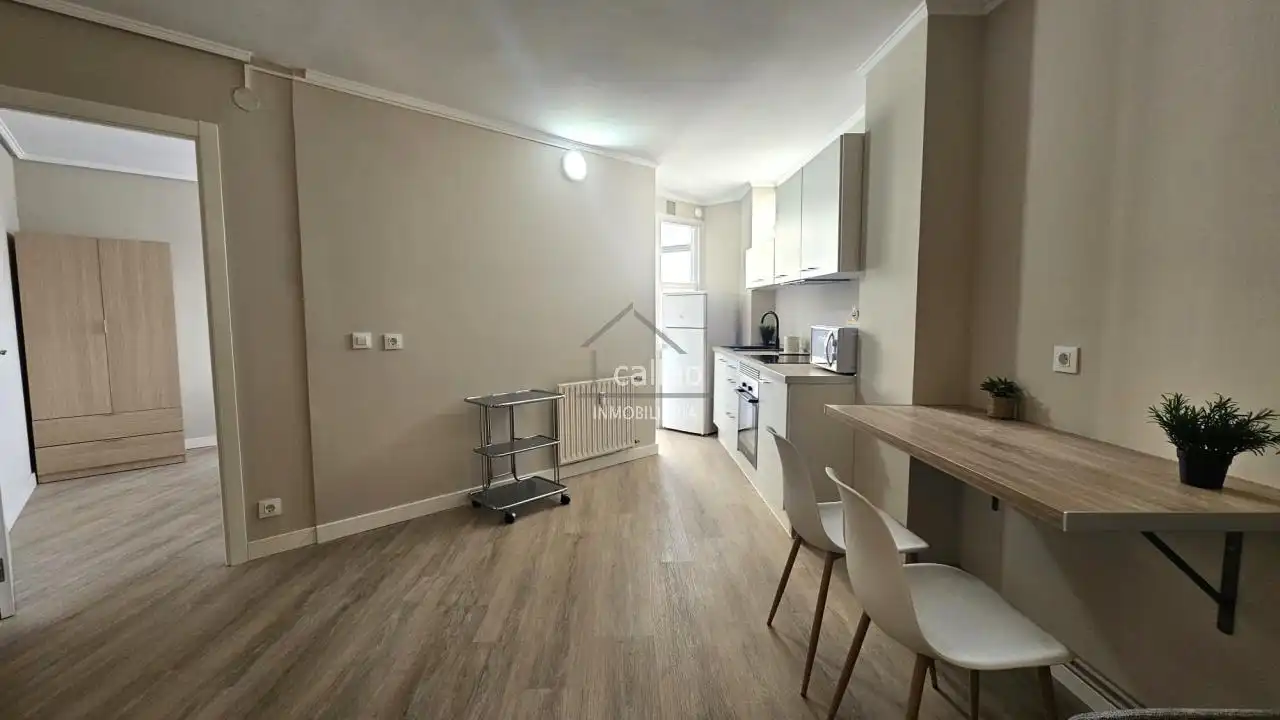 Cocina de Piso para compartir en Ferrol con Calefacción y Amueblado