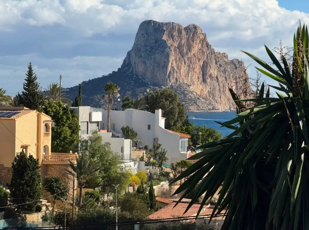 Vista exterior de Casa o chalet en venta en Calpe / Calp con Aire acondicionado, Calefacción y Jardín privado