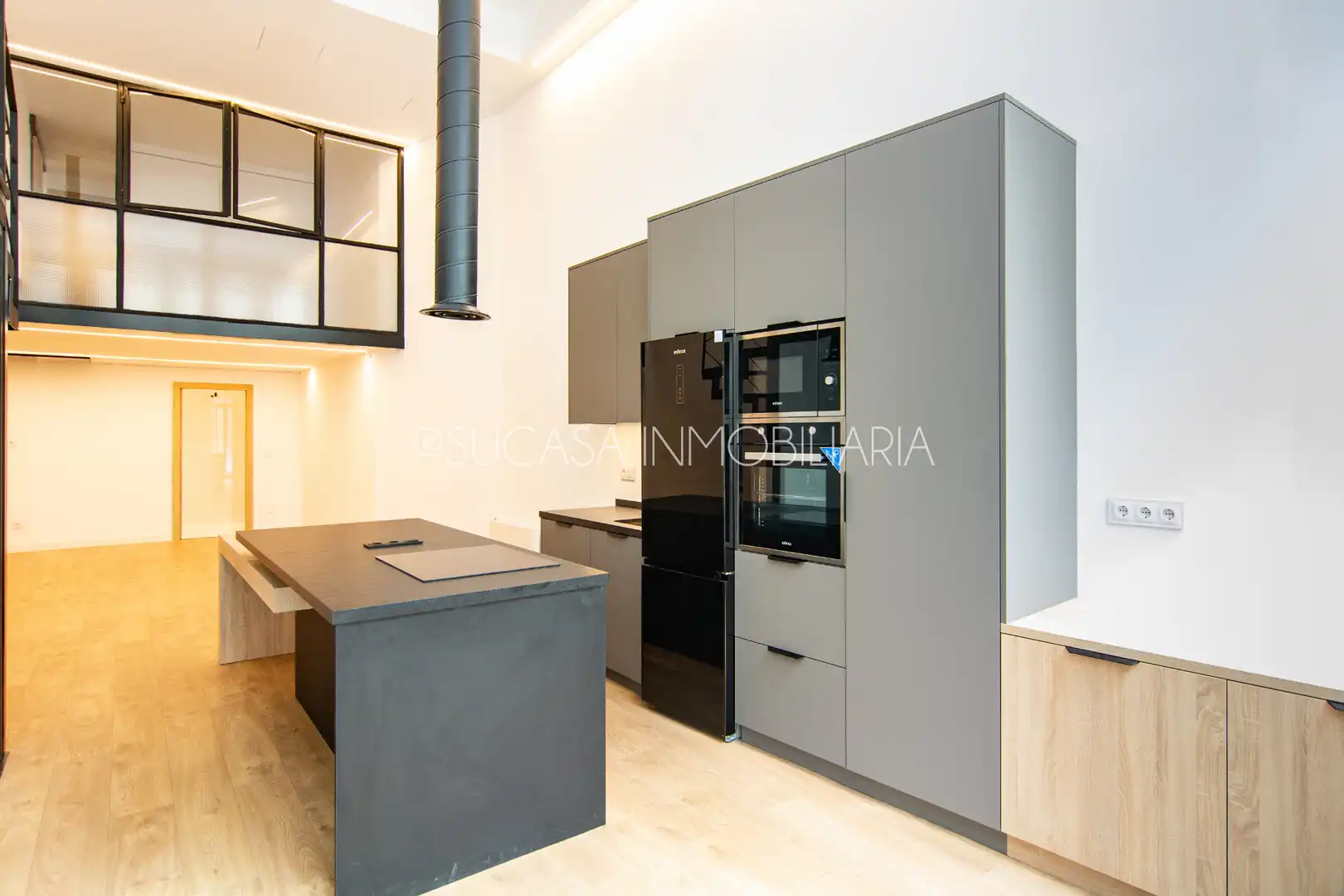 Cuina de Loft de lloguer en A Coruña Capital  amb Calefacció, Parquet i Forn