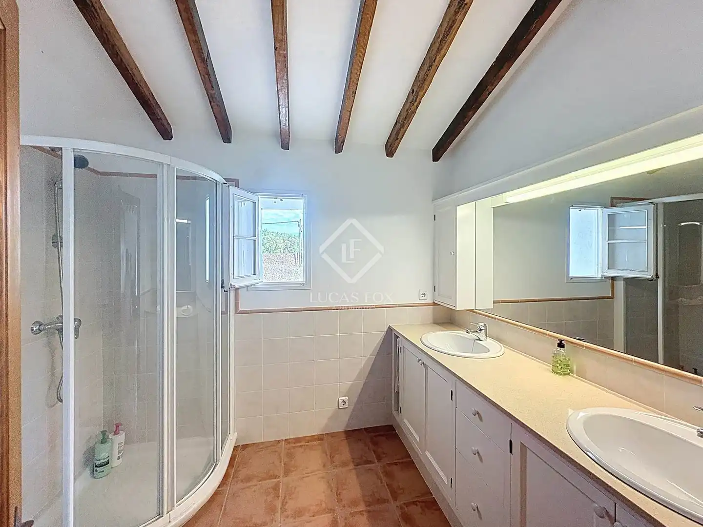 Baño de Finca rústica en venta en Es Castell con Aire acondicionado, Calefacción y Jardín privado