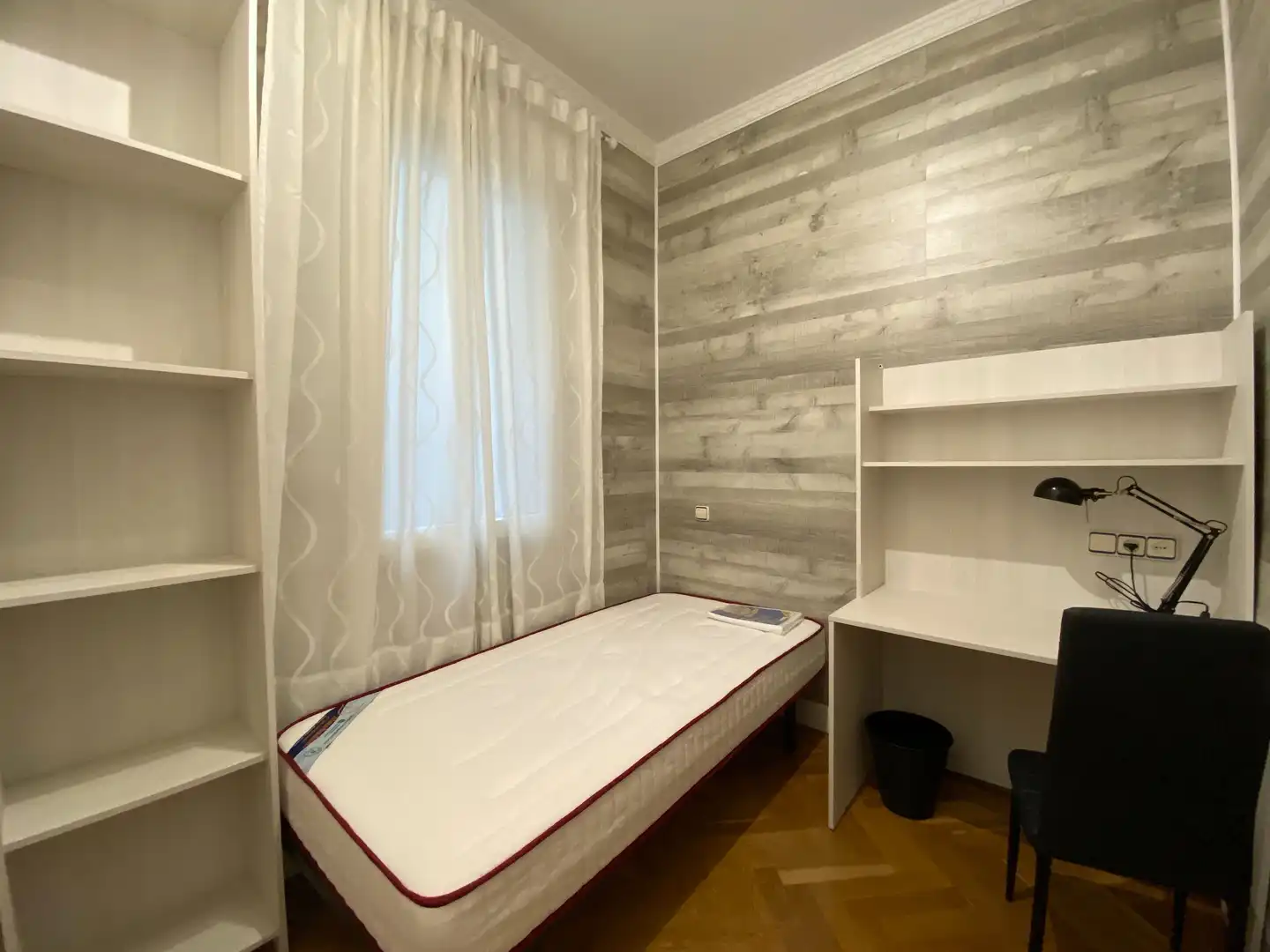 Flat for rent in Calle de Ilustración, Argüelles