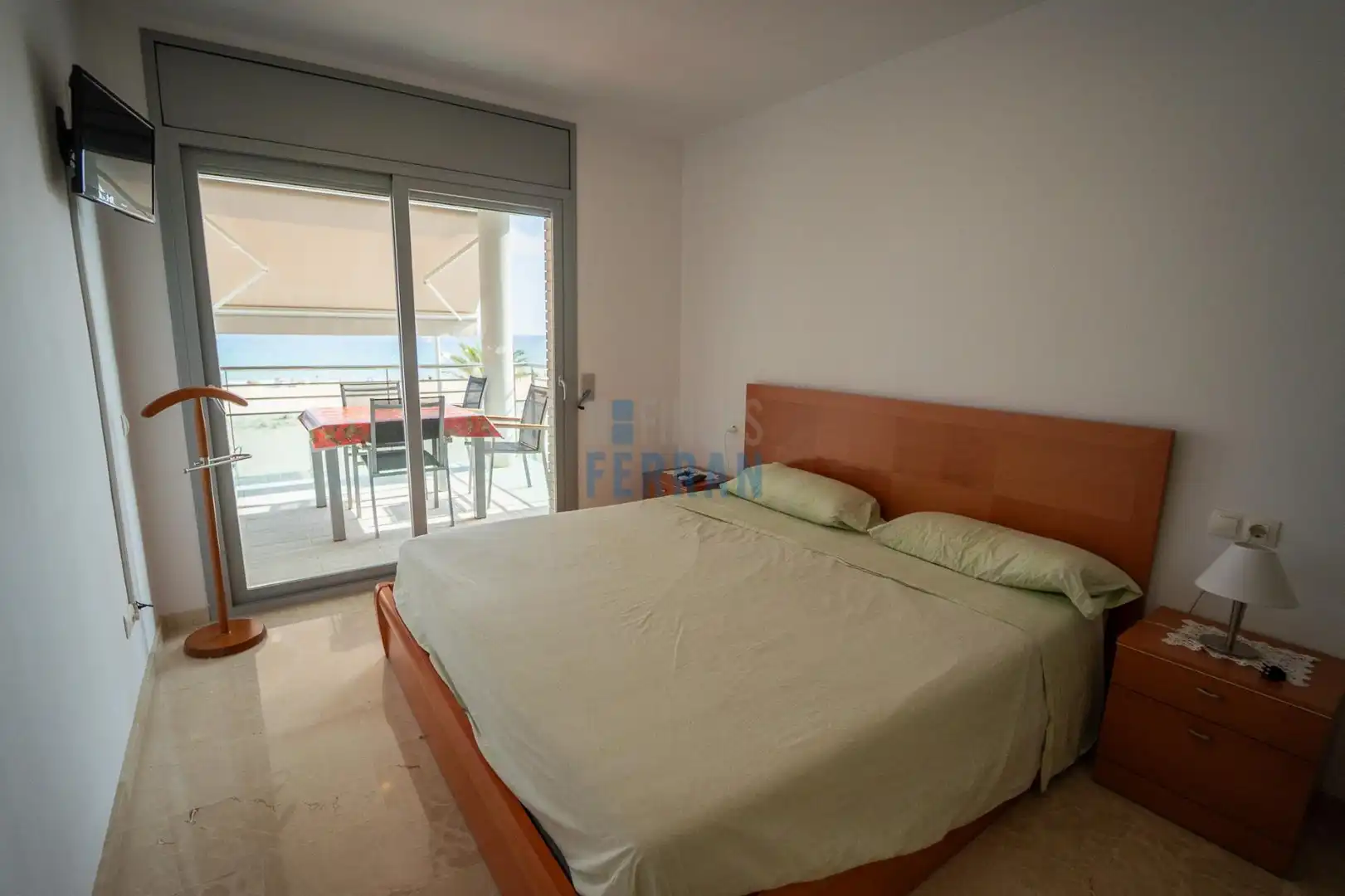 Schlafzimmer von Dachboden zum Verkauf in El Vendrell mit Klimaanlage, Terrasse und Abstellraum