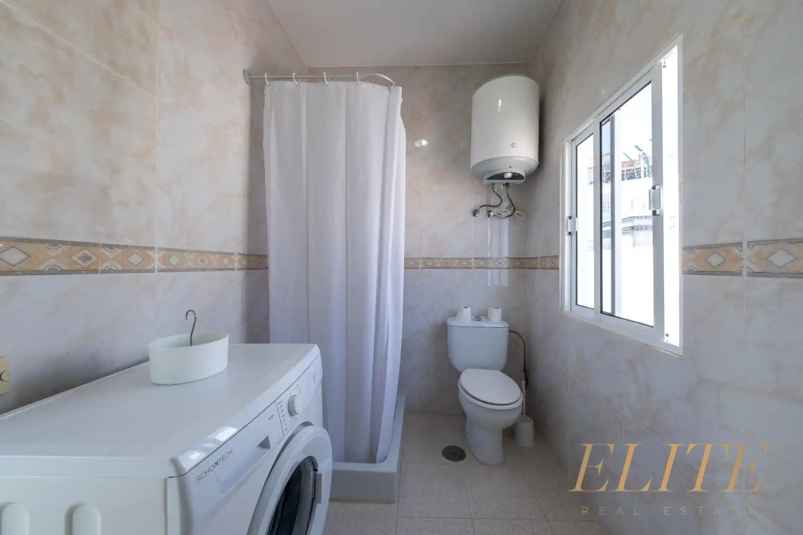 Badezimmer von Gebäude zum Verkauf in Mogán