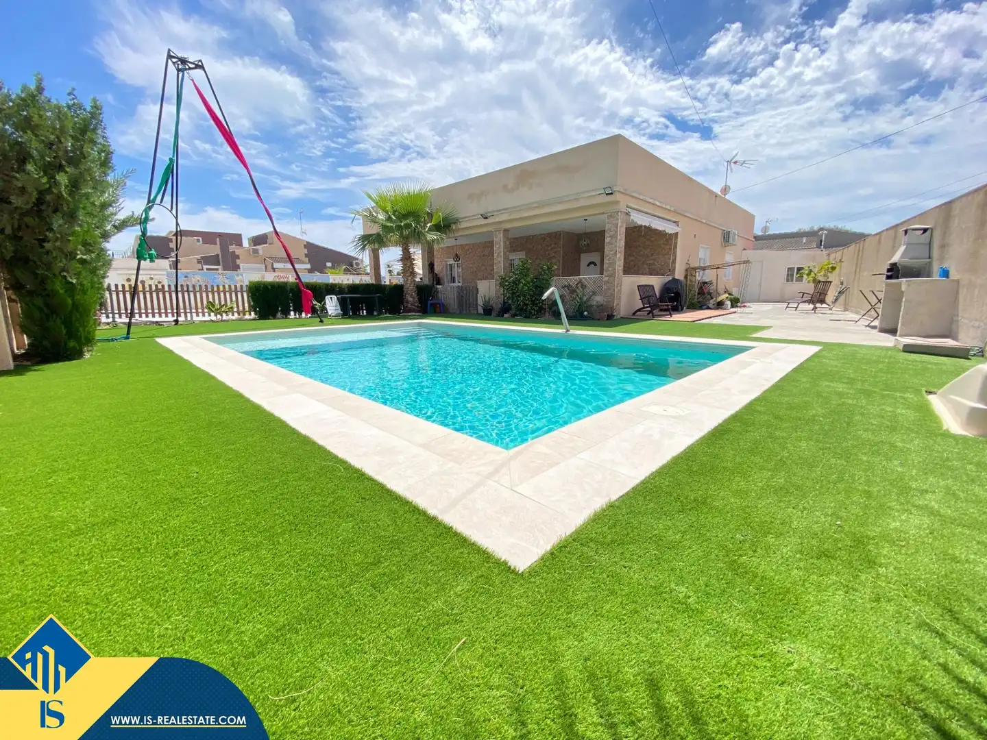 Detached house with garden for sale in Zona Carrefour - Urbanizaciones