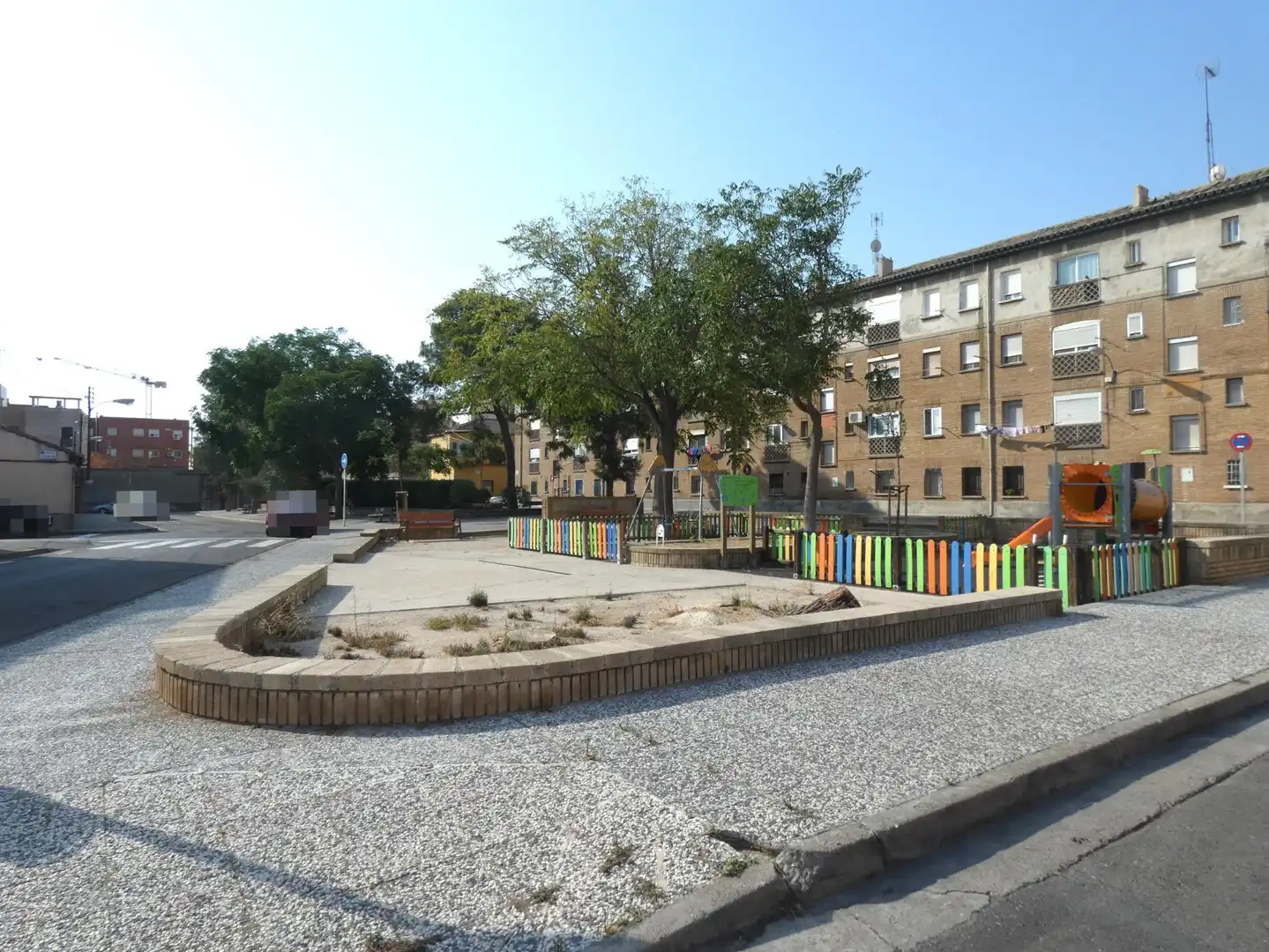 Vista exterior de Casa o xalet en venda en Zaragoza amb Aire condicionat, Calefacció i Jardí privat