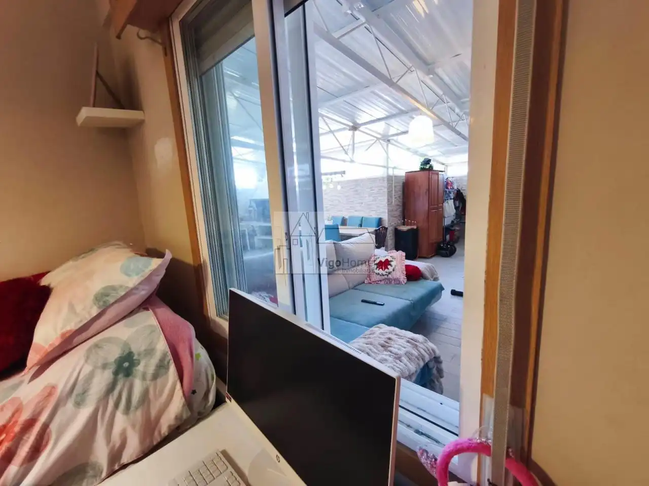Habitación de Piso en venta en Vigo  con Calefacción, Terraza y Trastero