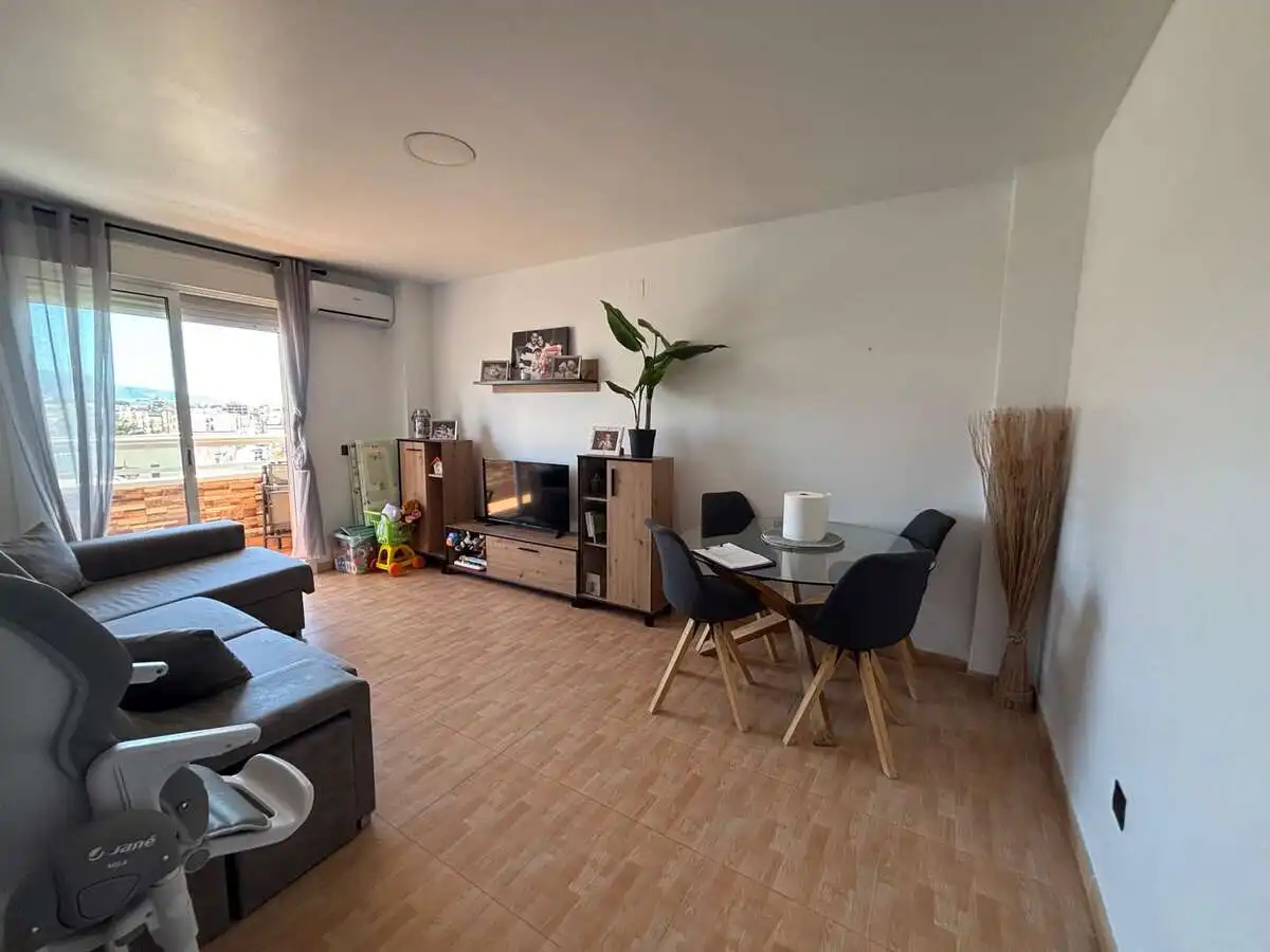 Sala de estar de Piso en venta en Vícar con Aire acondicionado, Terraza y Amueblado