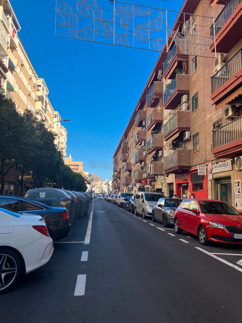 Exterior view of Flat for sale in  Sevilla Capital  with Terrace, Furnished and Oven