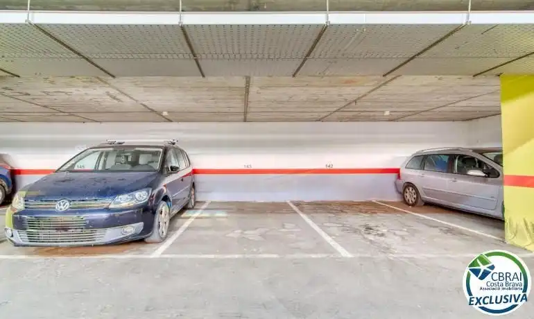Parking of Apartments for sale in Roses  with Air Conditioner and Furnished