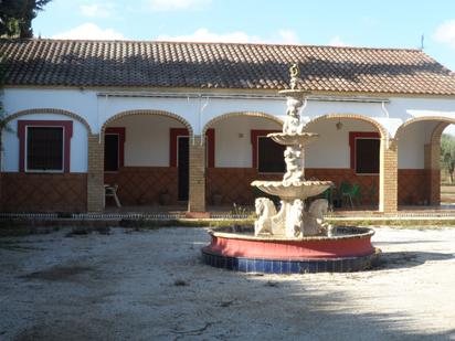 Vista exterior de Casa o xalet en venda en Bollullos de la Mitación amb Piscina