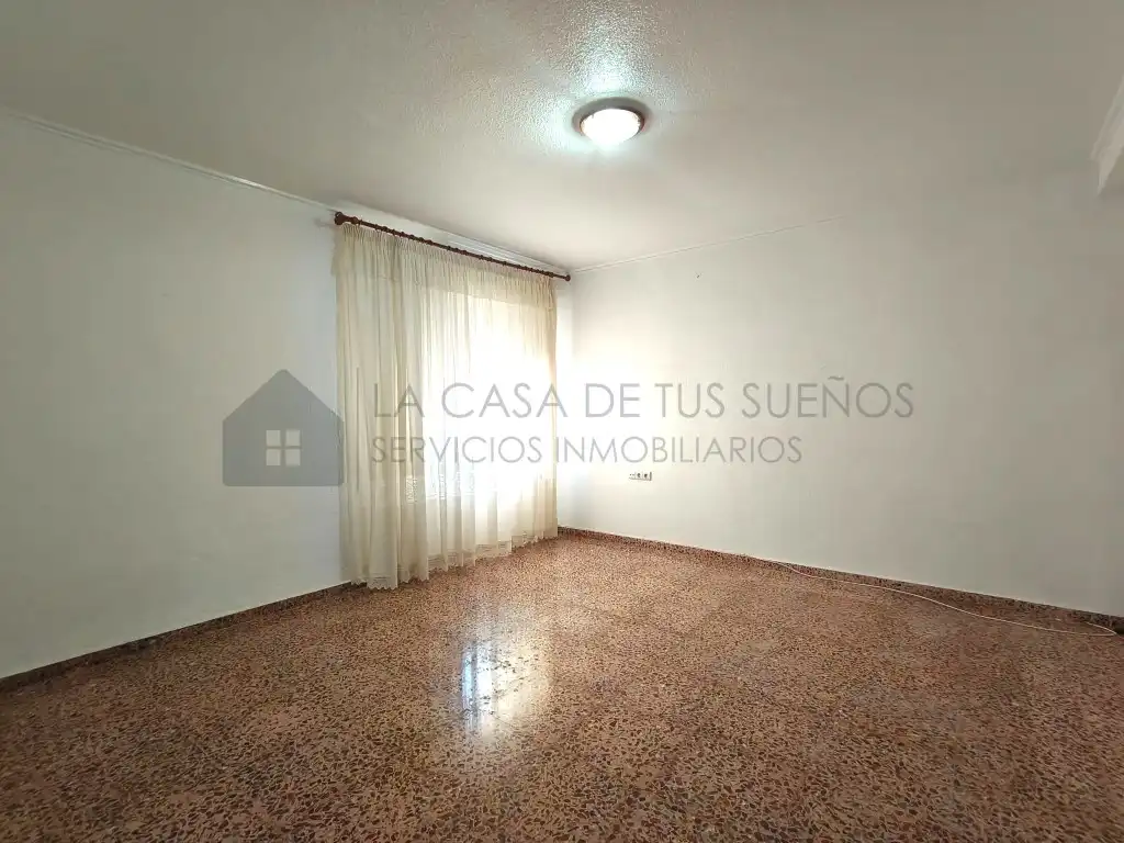 Wohnzimmer von Erdgeschoss zum Verkauf in Sax