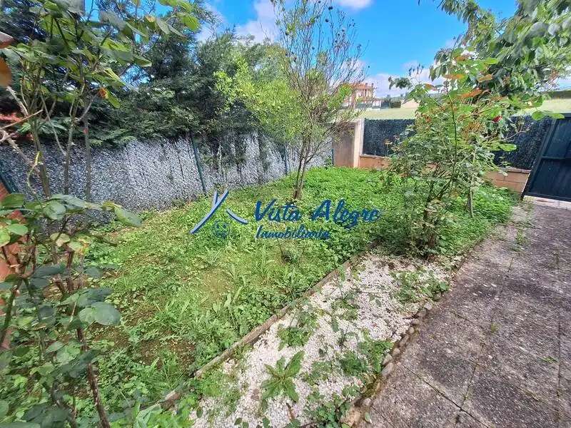 Einfamilien-Reihenhaus zum Verkauf in Santo Domingo de la Calzada mit Heizung, Privatgarten und Terrasse