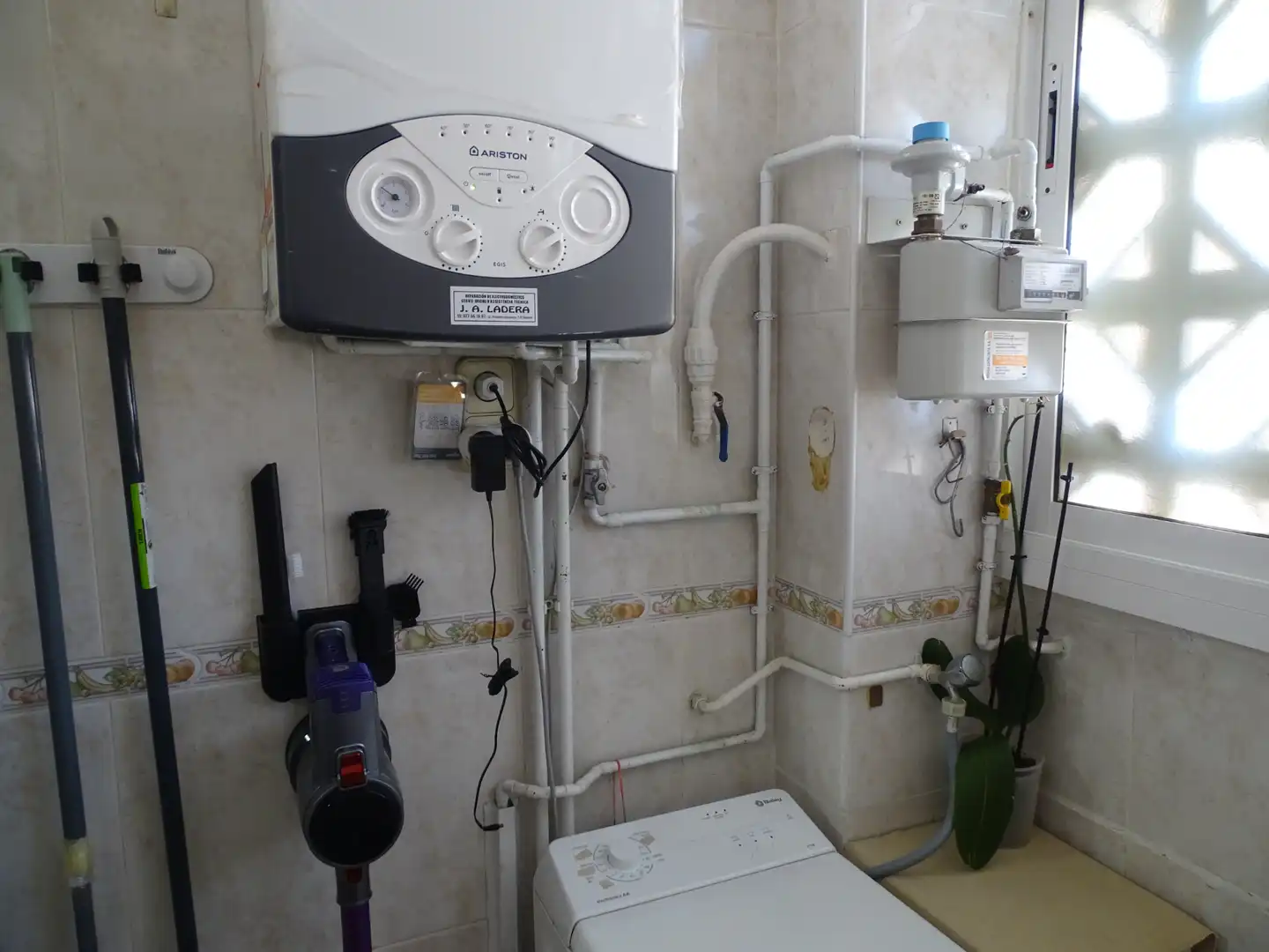Badezimmer von Wohnung zum Verkauf in Calafell mit Klimaanlage, Heizung und Terrasse