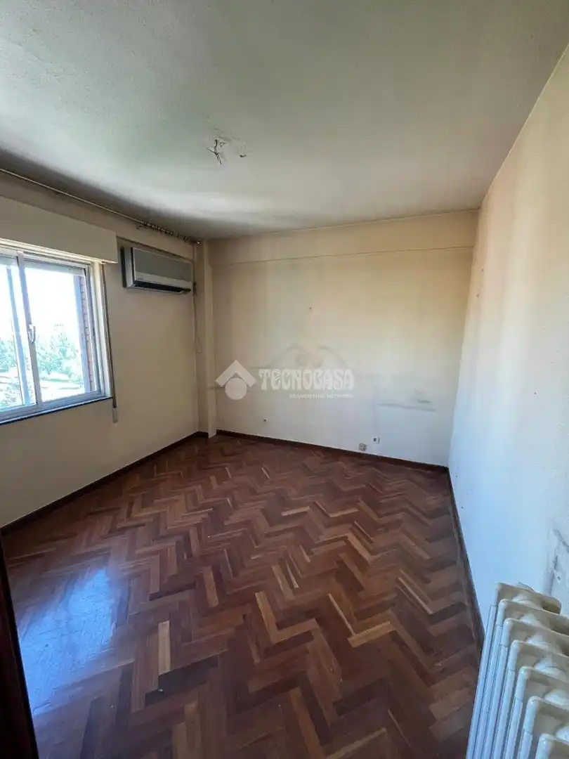 Habitación de Piso en venta en Madrid con Calefacción y Terraza