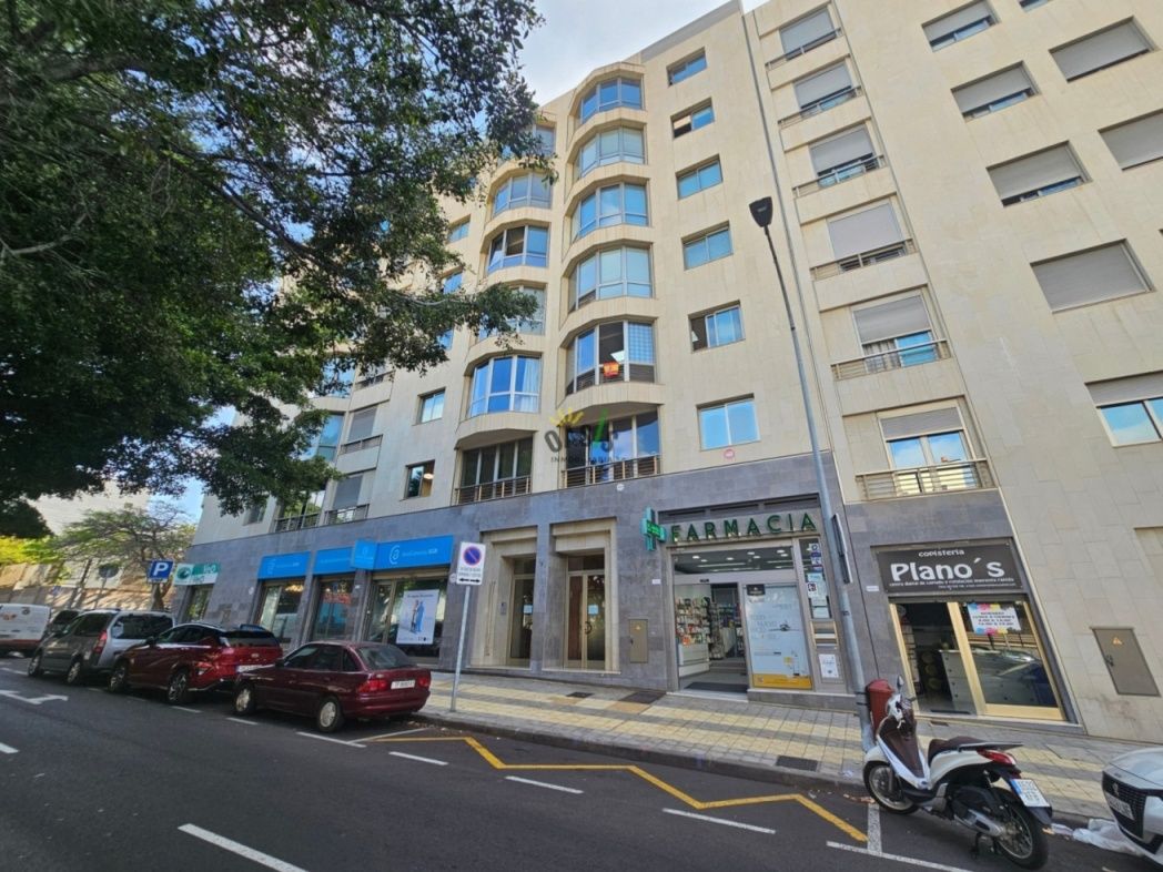 Exterior view of Office for sale in  Santa Cruz de Tenerife Capital
