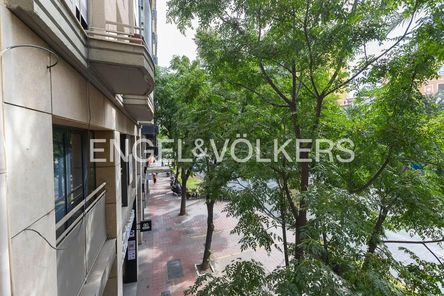 Außenansicht von Wohnung zur Miete in Valencia mit Klimaanlage, Heizung und Möbliert