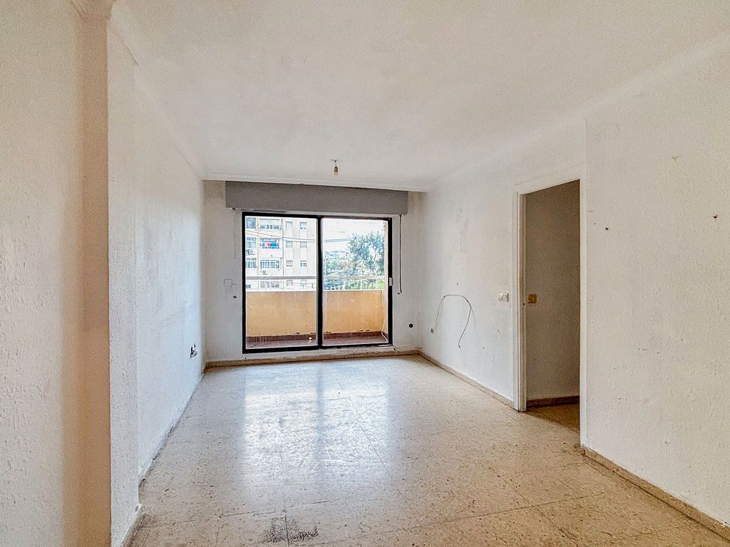 Bedroom of Flat for sale in San Roque