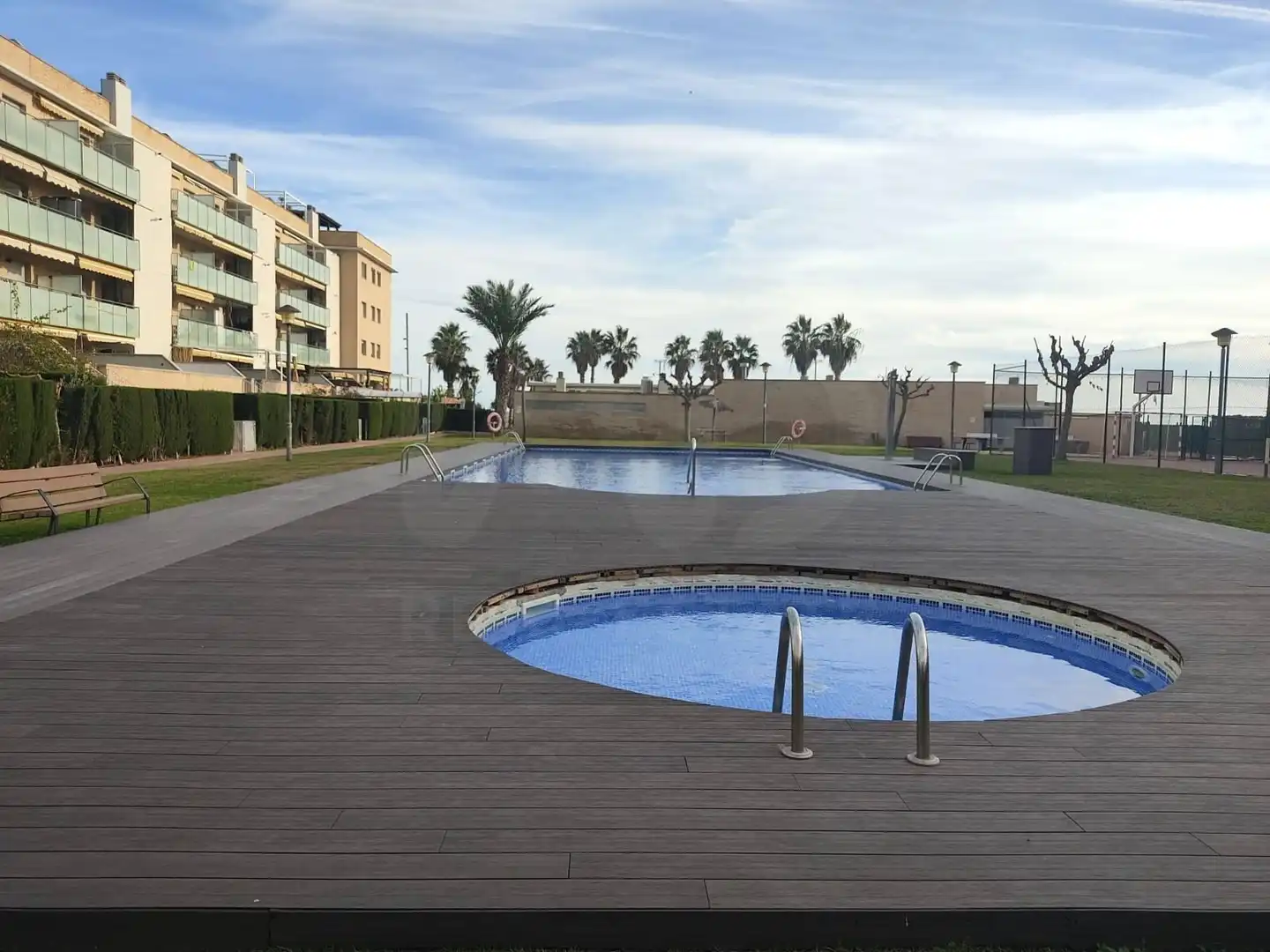 Piscina de Pis en venda en Cubelles amb Aire condicionat, Calefacció i Terrassa