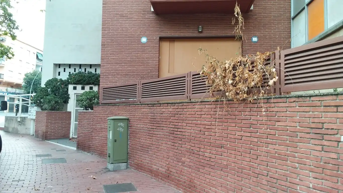 Vista exterior de Garaje en venta en Santa Coloma de Gramenet