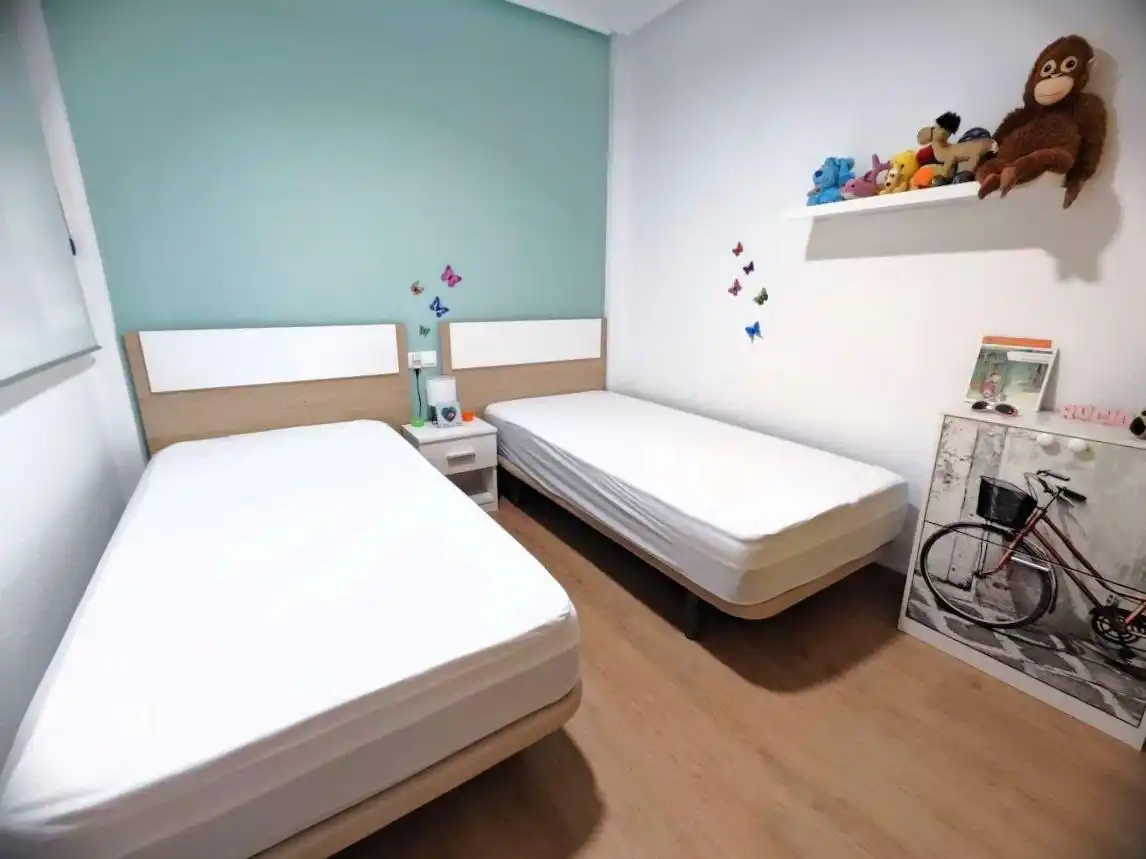 Habitación de Casa adosada de alquiler en Santa Pola con Aire acondicionado, Calefacción y Parquet