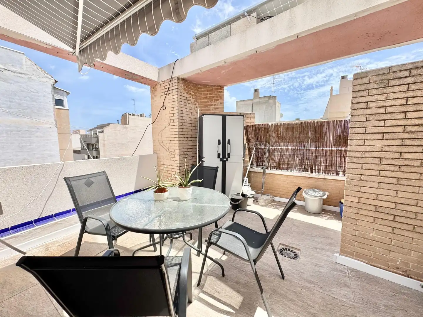 Terraza de Ático de alquiler en Torrevieja con Aire acondicionado, Terraza y Amueblado