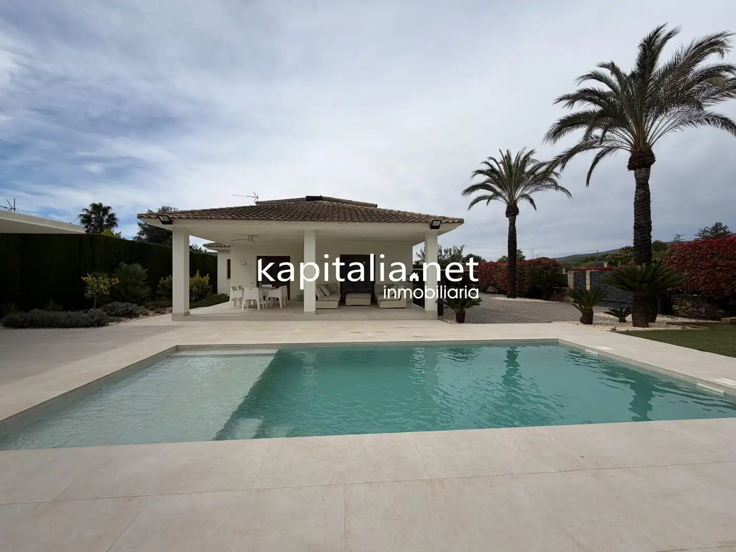 Vista exterior de Casa o xalet en venda en Ontinyent amb Aire condicionat, Calefacció i Jardí privat