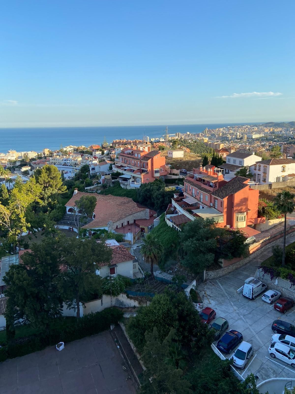 Vista exterior de Estudi en venda en Fuengirola amb Terrassa i Piscina comunitària