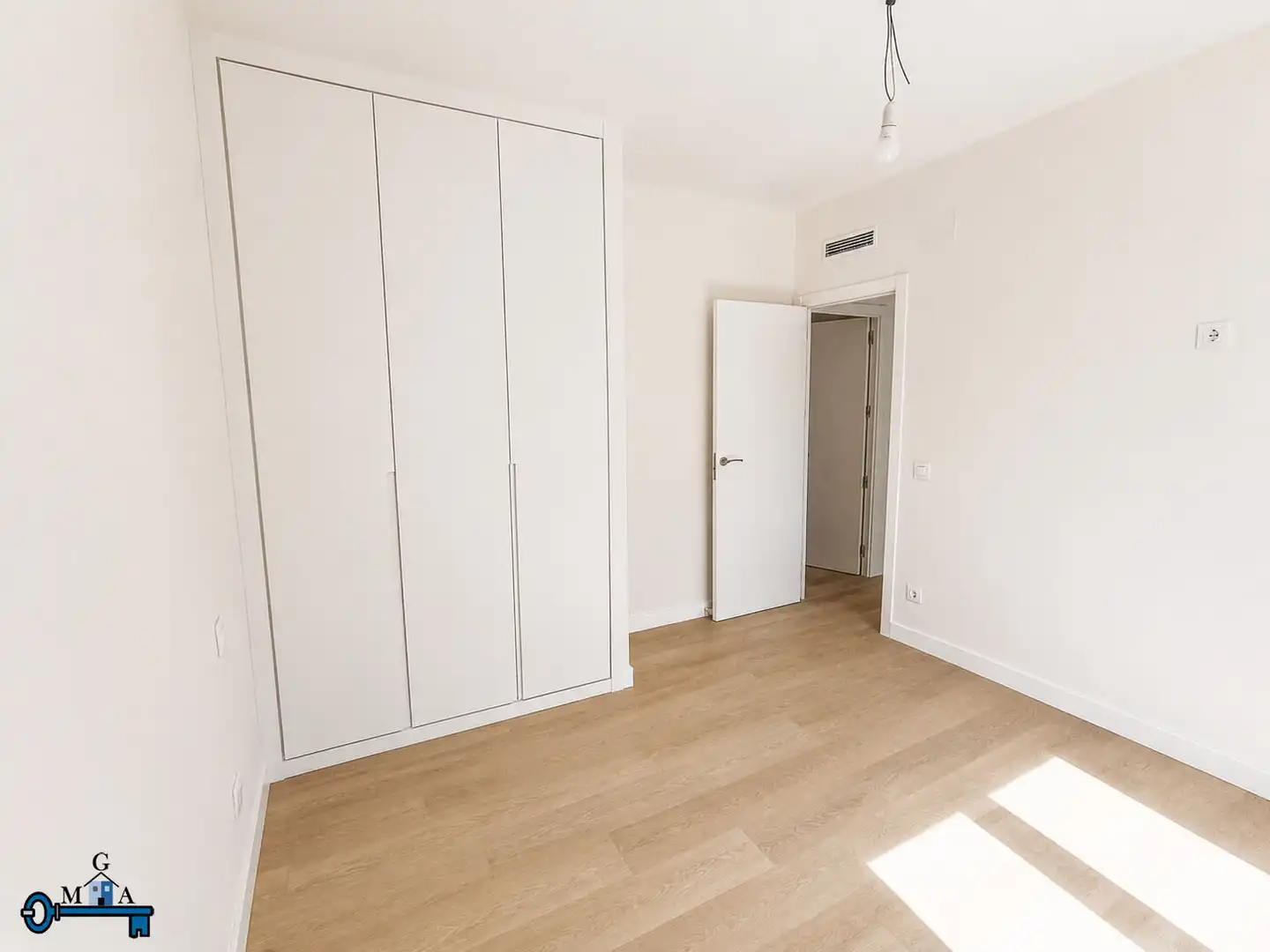 Bedroom of Flat for rent in Fuenlabrada  with Air Conditioner, Heating and Parquet flooring