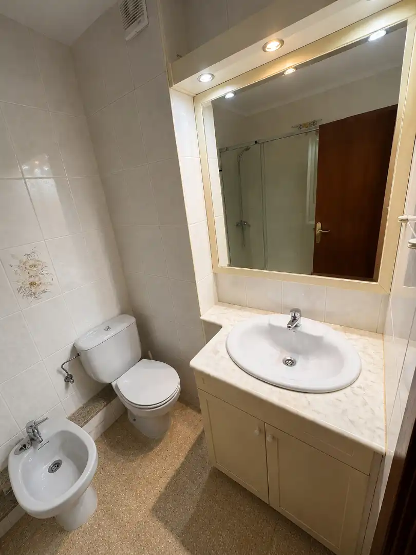 Baño de Piso en venta en El Prat de Llobregat con Aire acondicionado, Calefacción y Horno