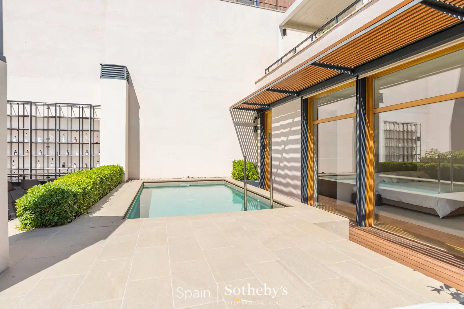 Piscina de Ático en venta en Madrid con Aire acondicionado, Calefacción y Jardín privado