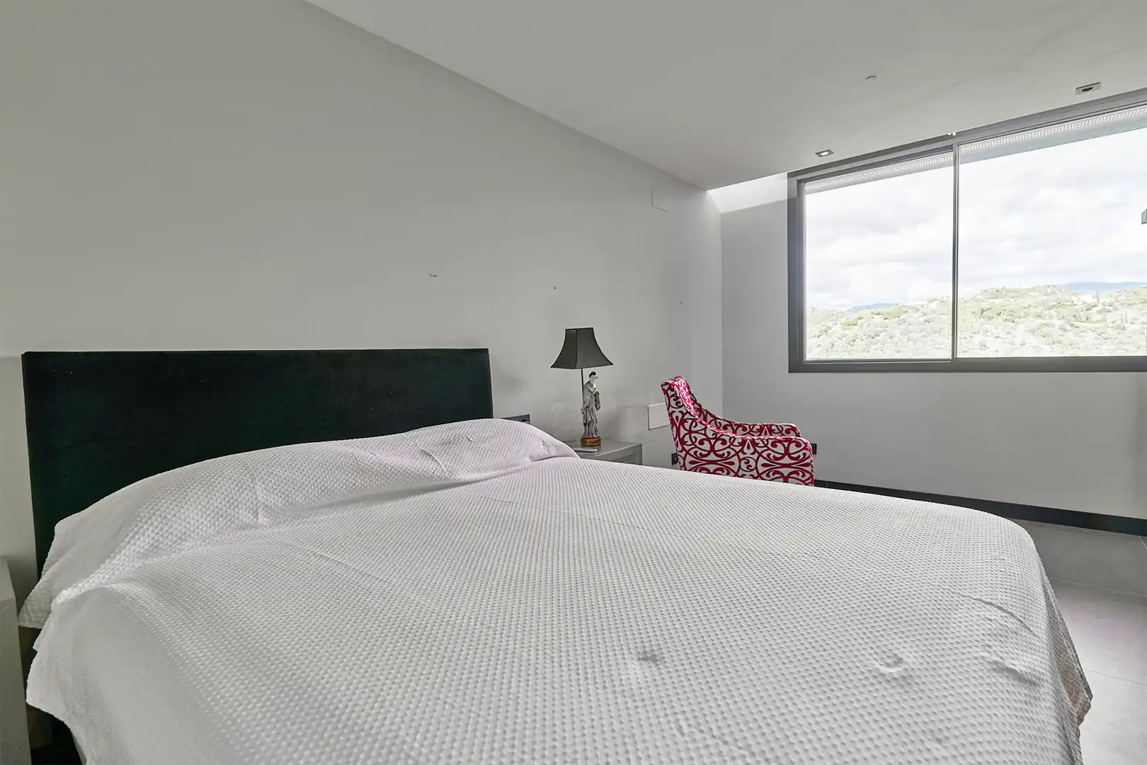 Habitación de Casa o chalet en venta en Benahavís con Aire acondicionado, Calefacción y Jardín privado