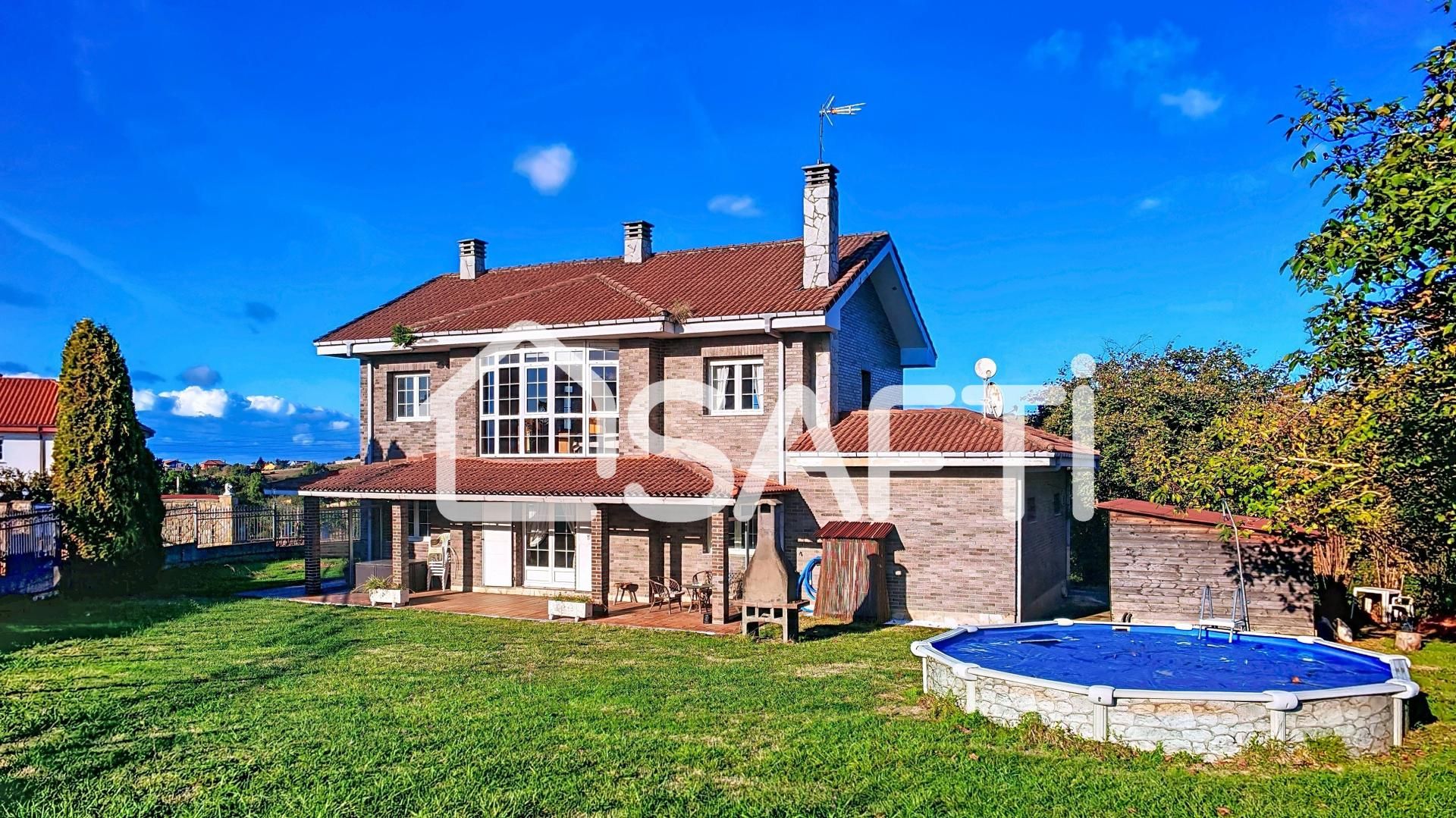Vista exterior de Casa o xalet en venda en Gijón  amb Calefacció, Terrassa i Piscina