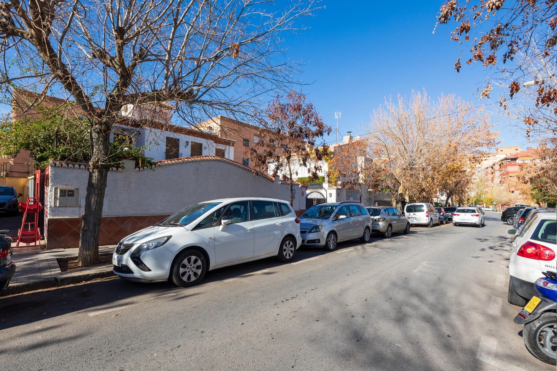 Parking of House or chalet for sale in  Granada Capital  with Air Conditioner, Heating and Private garden